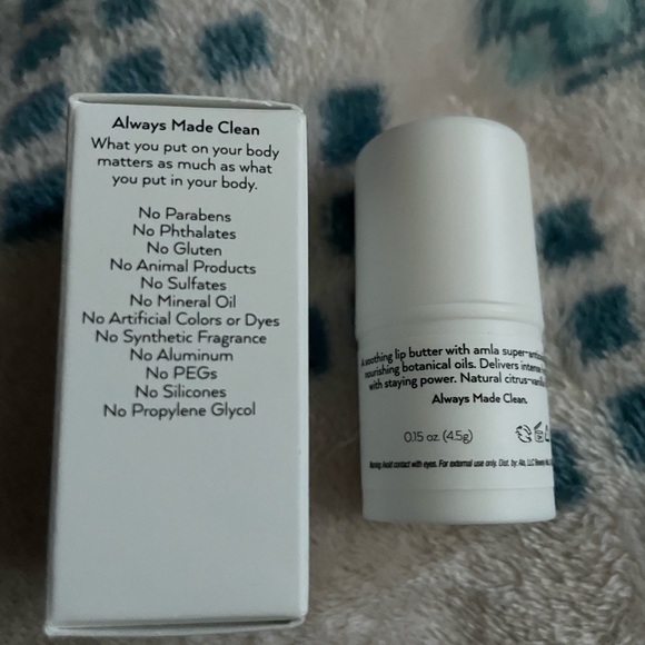 Alo yoga glow system Lasting Lip Balm NWT! - Picture 5 of 5